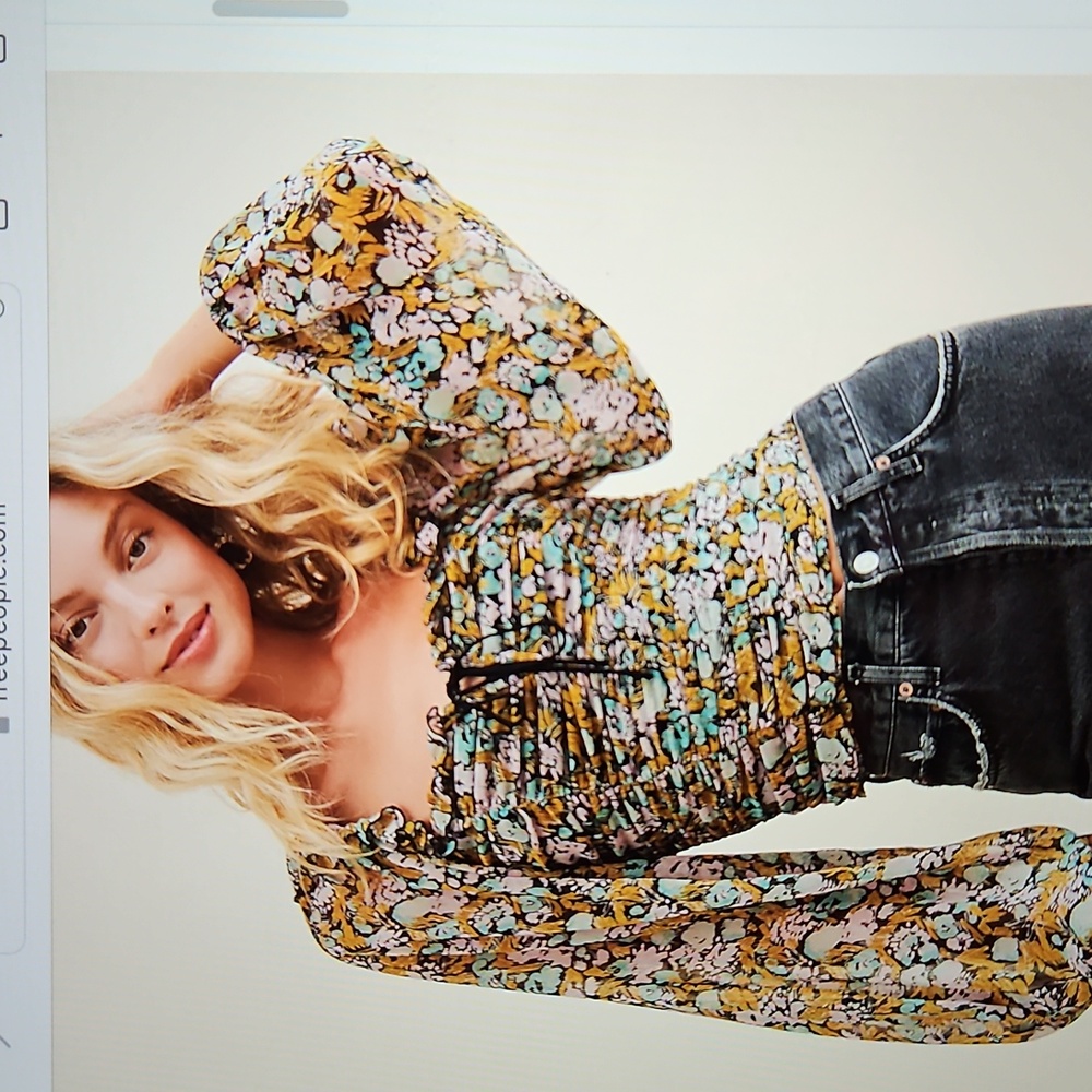 Free People Mabel Printed Blouse. Very Form Fitting.